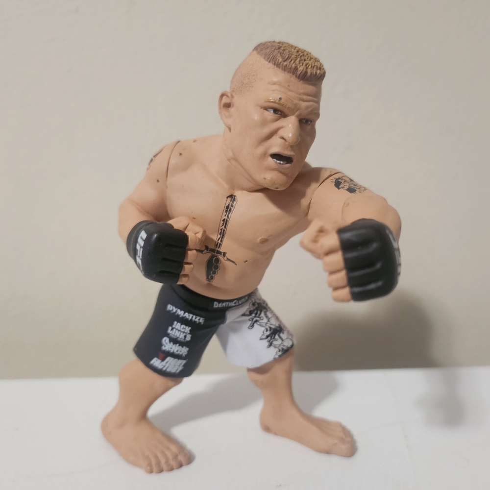 BROCK LESNAR Round 5 UFC Ultimate Collectors Edition Loose Figure DEATH CLUTCH